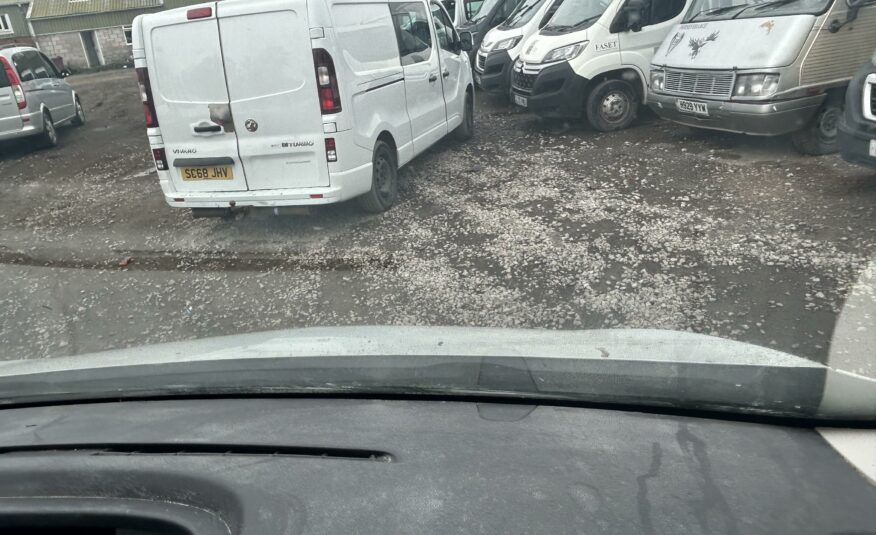 2017 VAUXHALL VIVARO 2700 CDTI