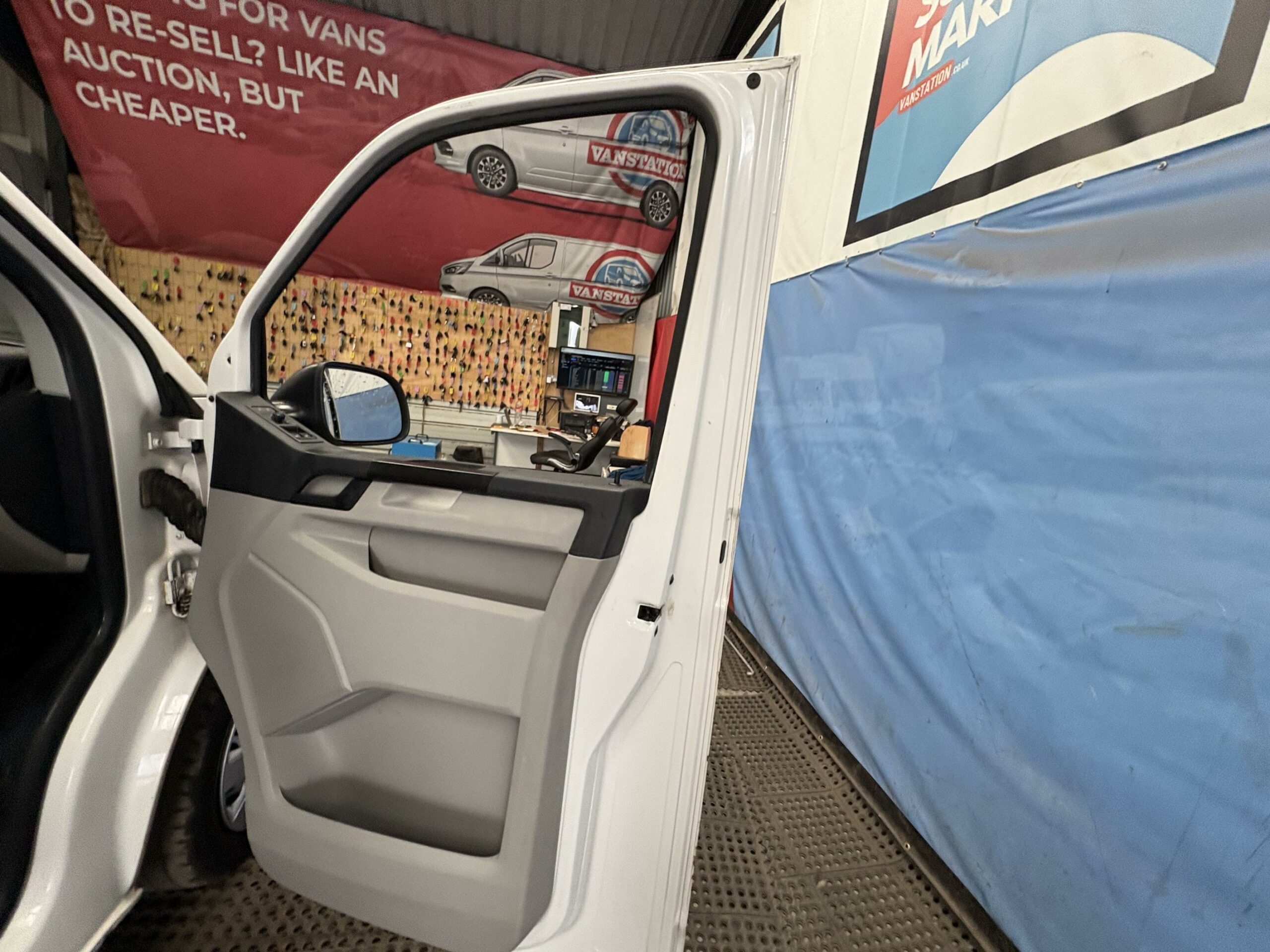 2018 Volkswagen Transporter Transporter T30 Startline TDI BlueMotion Technology – GM18KYS