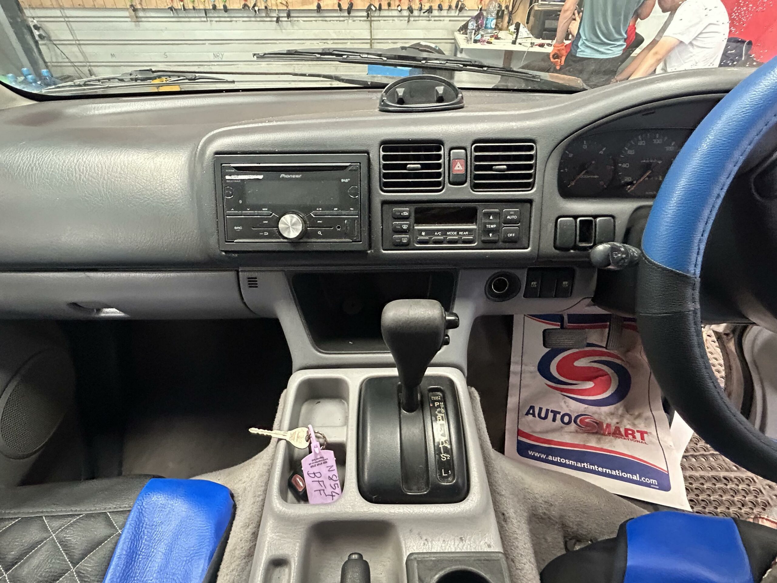 1996 – N854BFF
