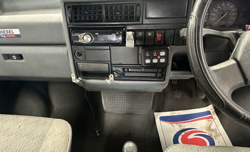 VOLKSWAGEN TRANSPORTER CARAVELLE