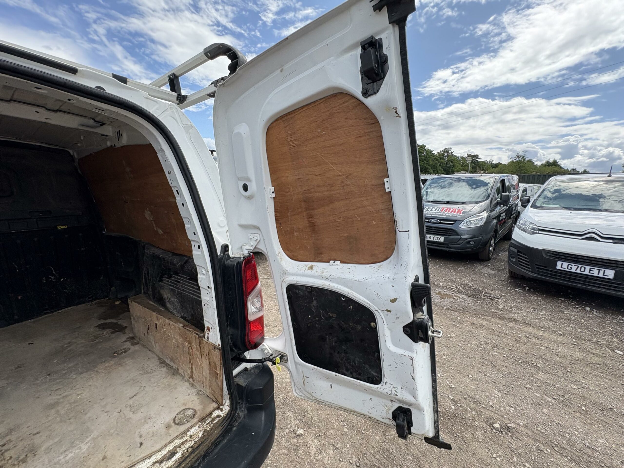 2021 Citroen Berlingo Berlingo 1000 Enterprise Blue HDi S/S Auto – LJ21GMC