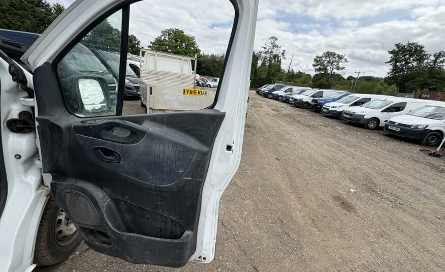 2015 VAUXHALL VIVARO 2700 CDTI