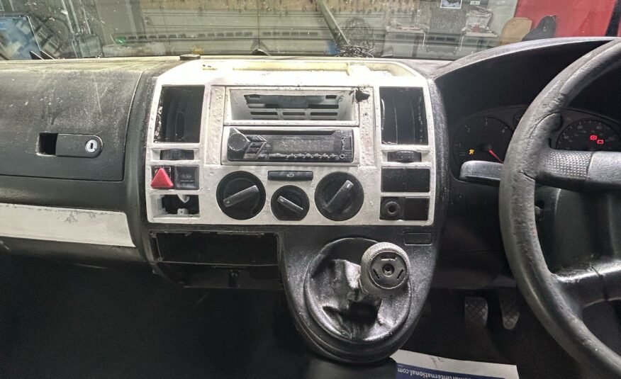 2005 VOLKSWAGEN TRANSPORTER T28 85 TDI