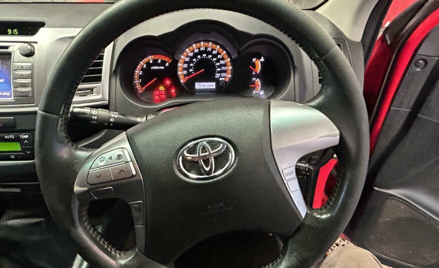 2016 TOYOTA HILUX INVINCIBLE D-4D 4X4 DCB INVINCIBLE D-4D 4X4 DCB