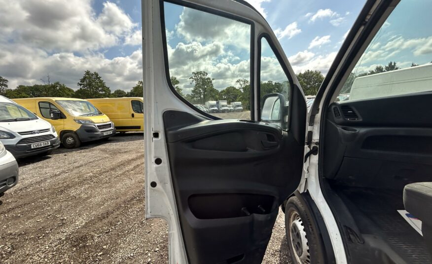 2016 IVECO DAILY 35S13V