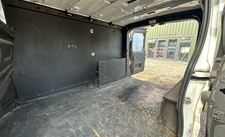2016 VAUXHALL VIVARO TRAFFIC
