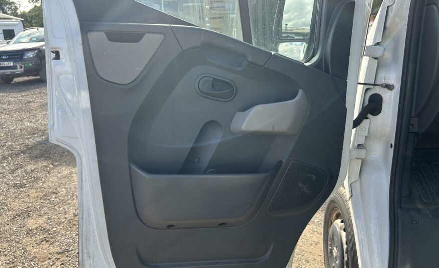 2012 RENAULT MASTER 125.35 LWB