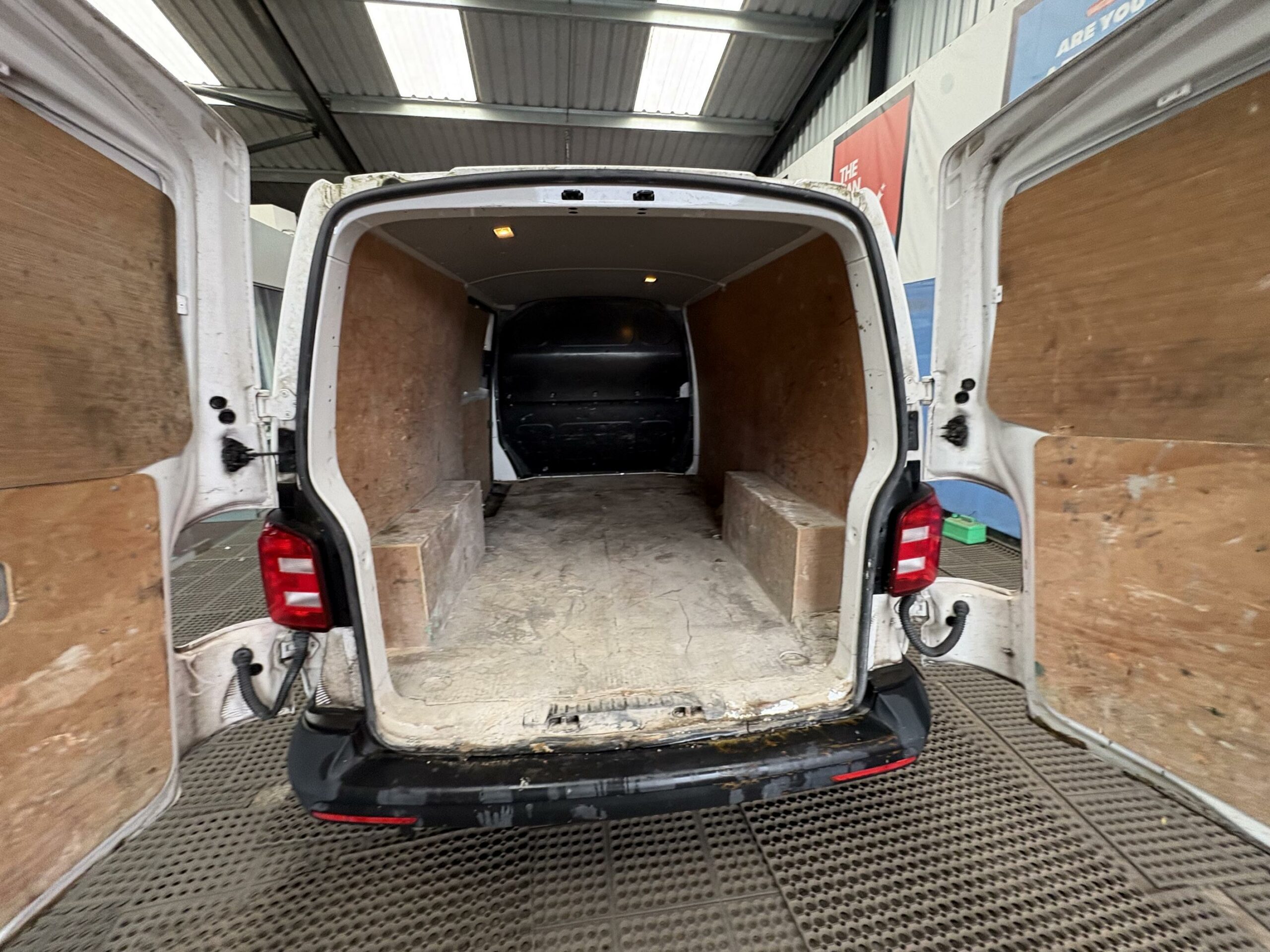 2018 Volkswagen Transporter Transporter T30 Startline TDI BlueMotion Technology – GM18KYS