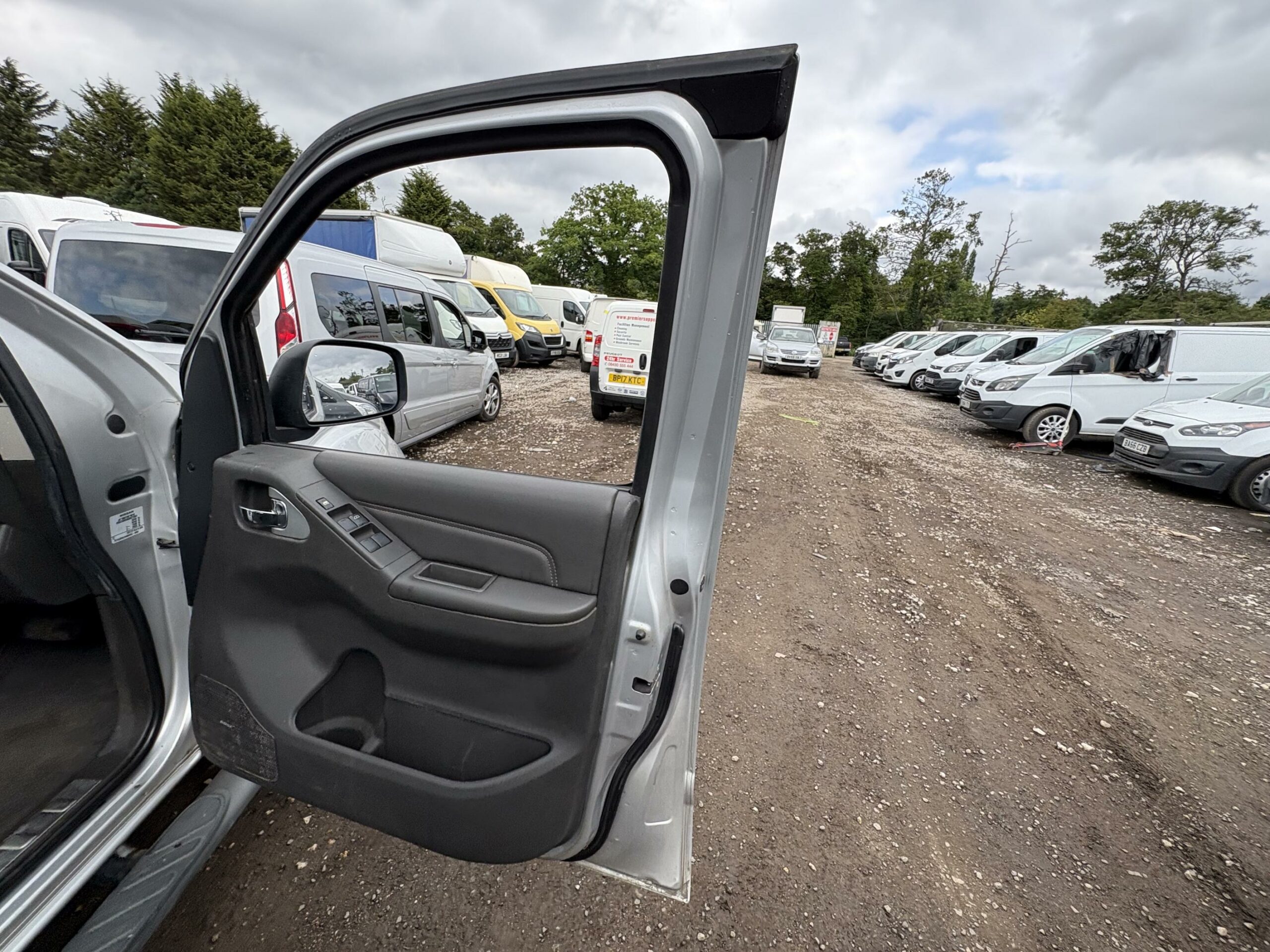 2015 Nissan Navara Navara Outlaw dCi Auto – YN65WJL/C3WAXY