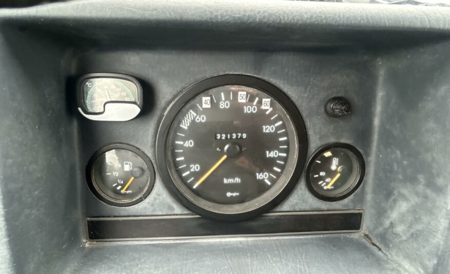 1991 MERCEDES 208D