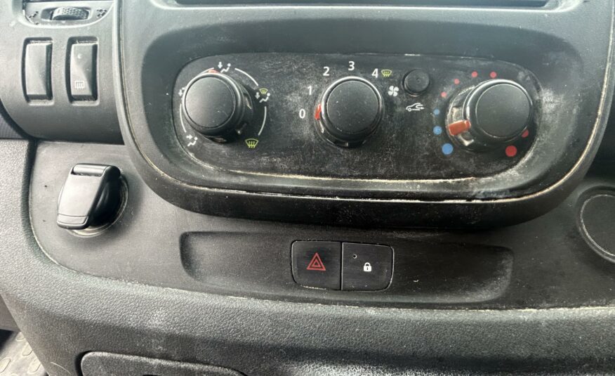 2017 VAUXHALL VIVARO 2700 CDTI