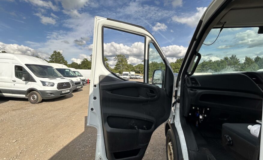 2017 IVECO DAILY 35S12 S-A