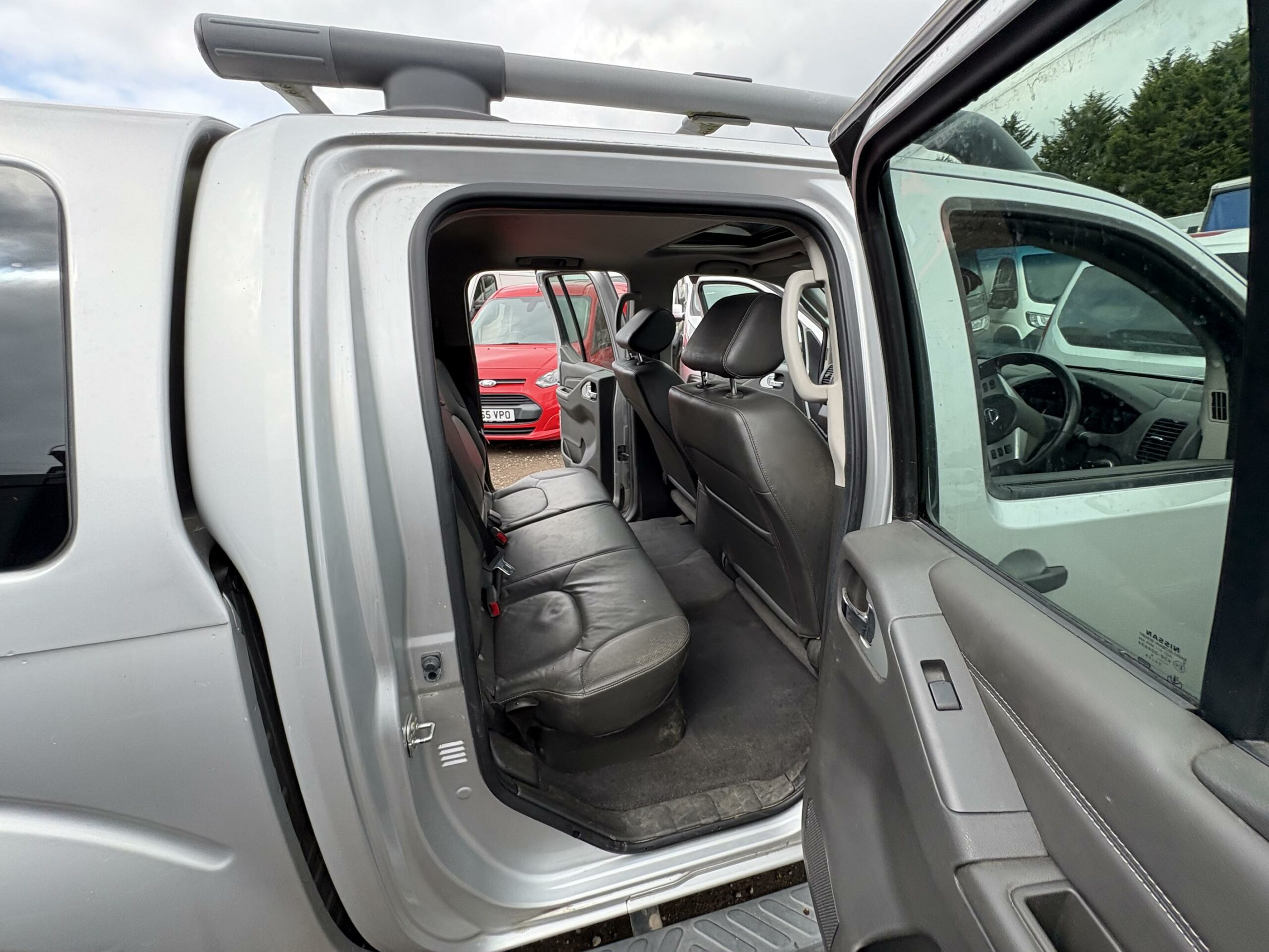 2015 Nissan Navara Navara Outlaw dCi Auto – YN65WJL/C3WAXY