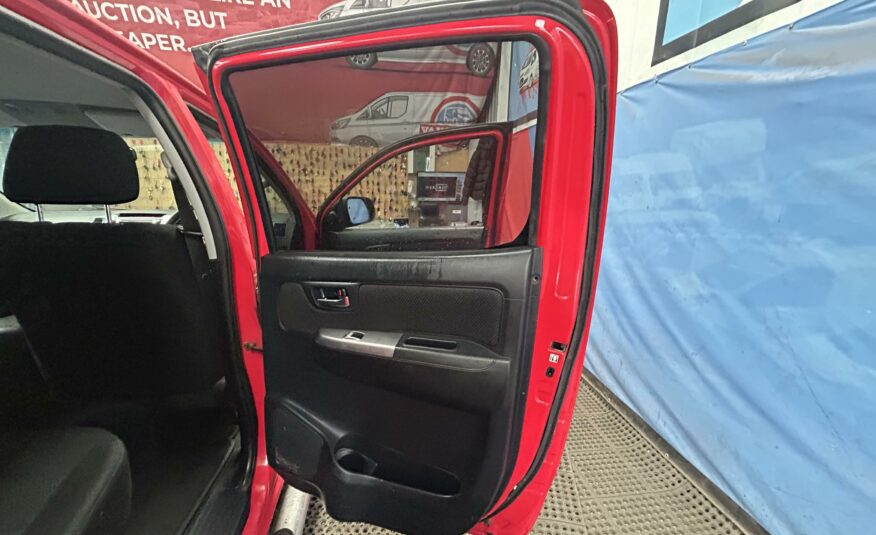 2016 TOYOTA HILUX INVINCIBLE D-4D 4X4 DCB INVINCIBLE D-4D 4X4 DCB