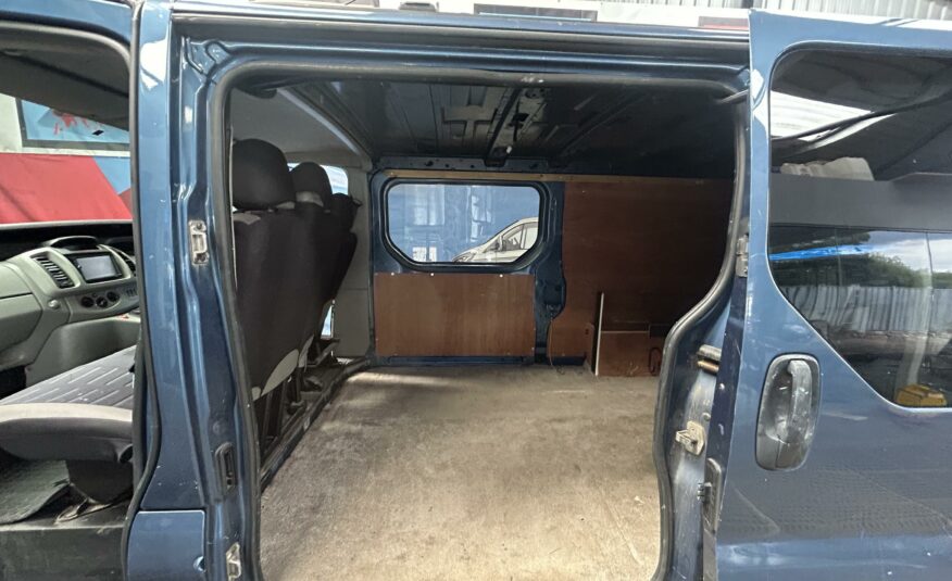 2005 VAUXHALL VIVARO DTI 2900 LWB P/V