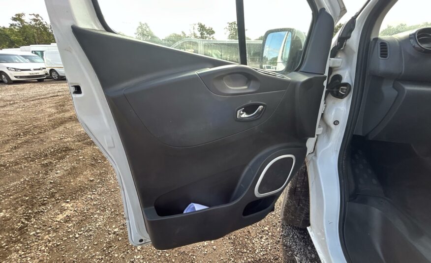 2016 VAUXHALL VIVARO TRAFFIC