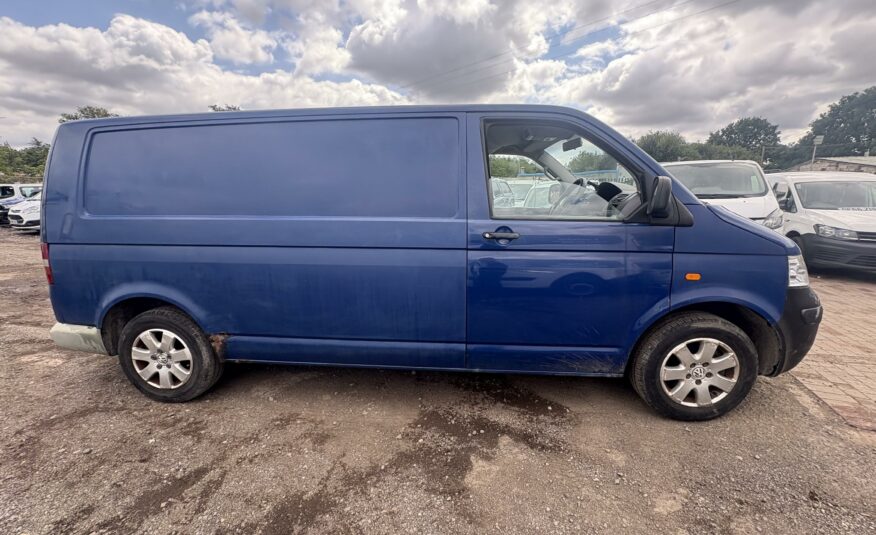 2004 VOLKSWAGEN TRANSPORTER T5 2.5 TDI