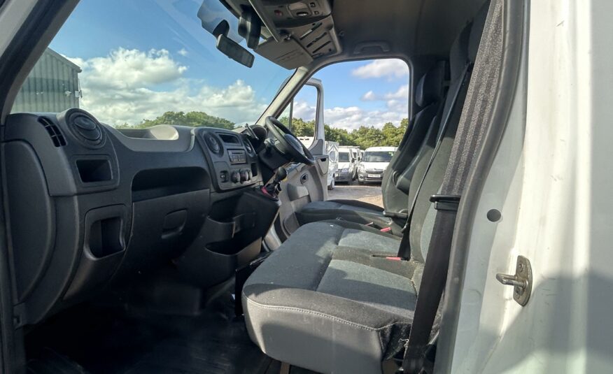 2012 RENAULT MASTER 125.35 LWB