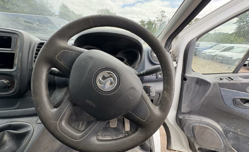 2015 VAUXHALL VIVARO 2700 CDTI