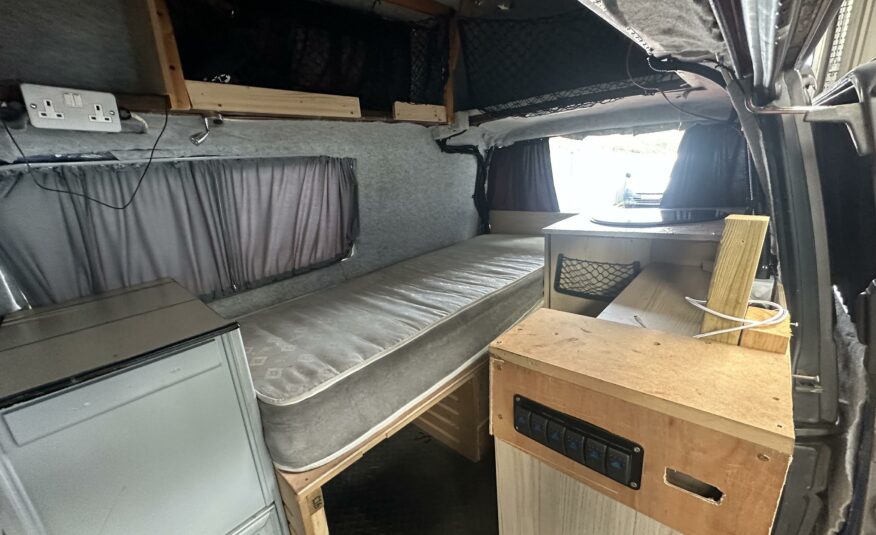 VOLKSWAGEN TRANSPORTER CARAVELLE