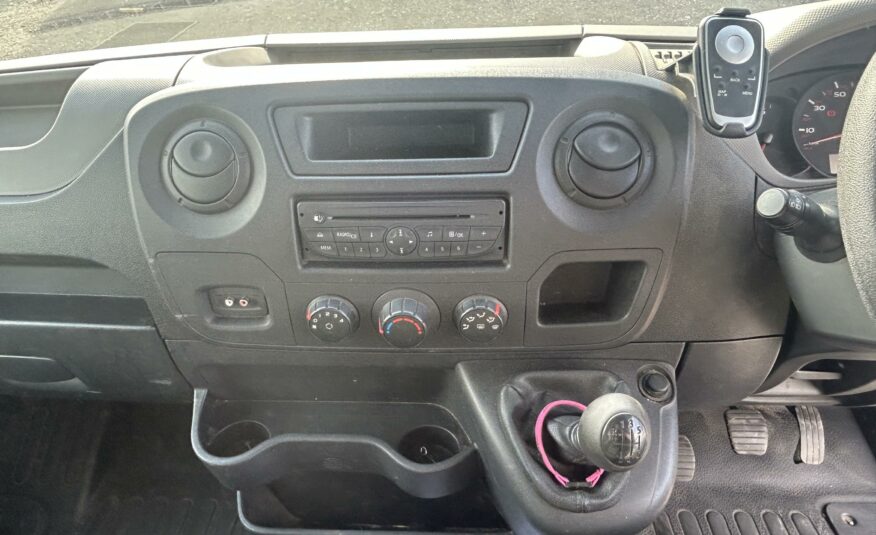 2012 RENAULT MASTER 125.35 LWB