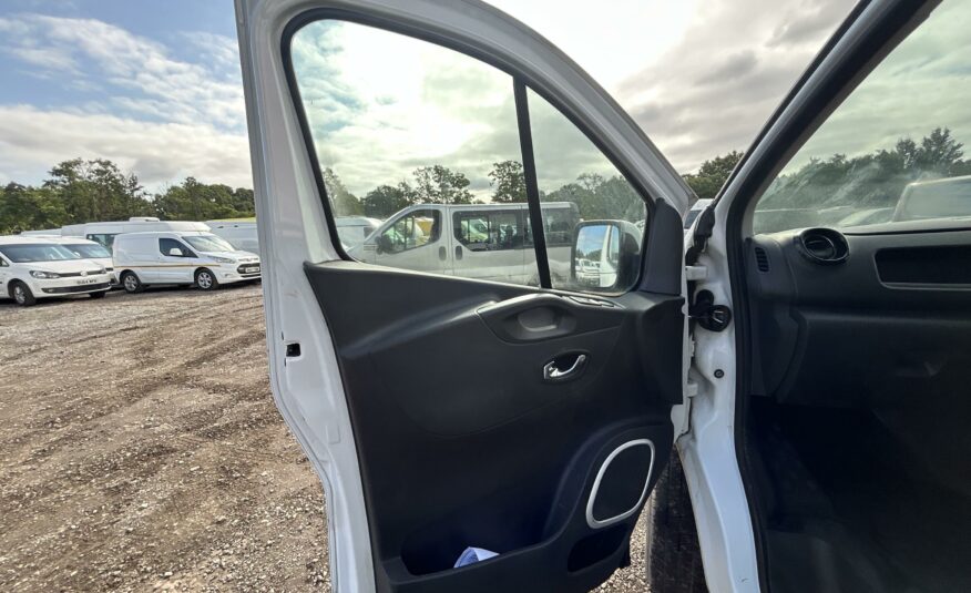 2016 VAUXHALL VIVARO TRAFFIC