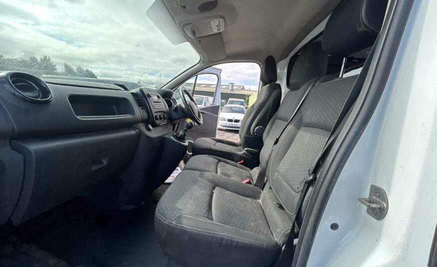 2016 VAUXHALL VIVARO TRAFFIC