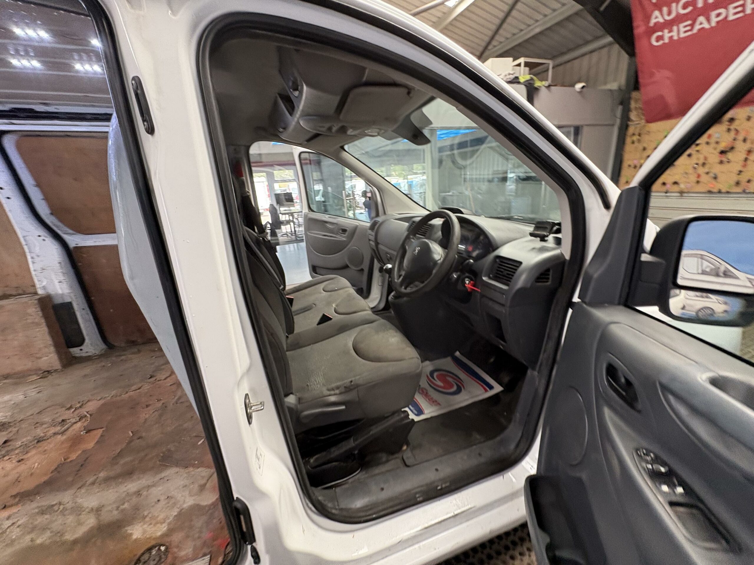 2016 Peugeot Expert – Model: Expert 1000 L1H1 Professional HDi – EA66UYM