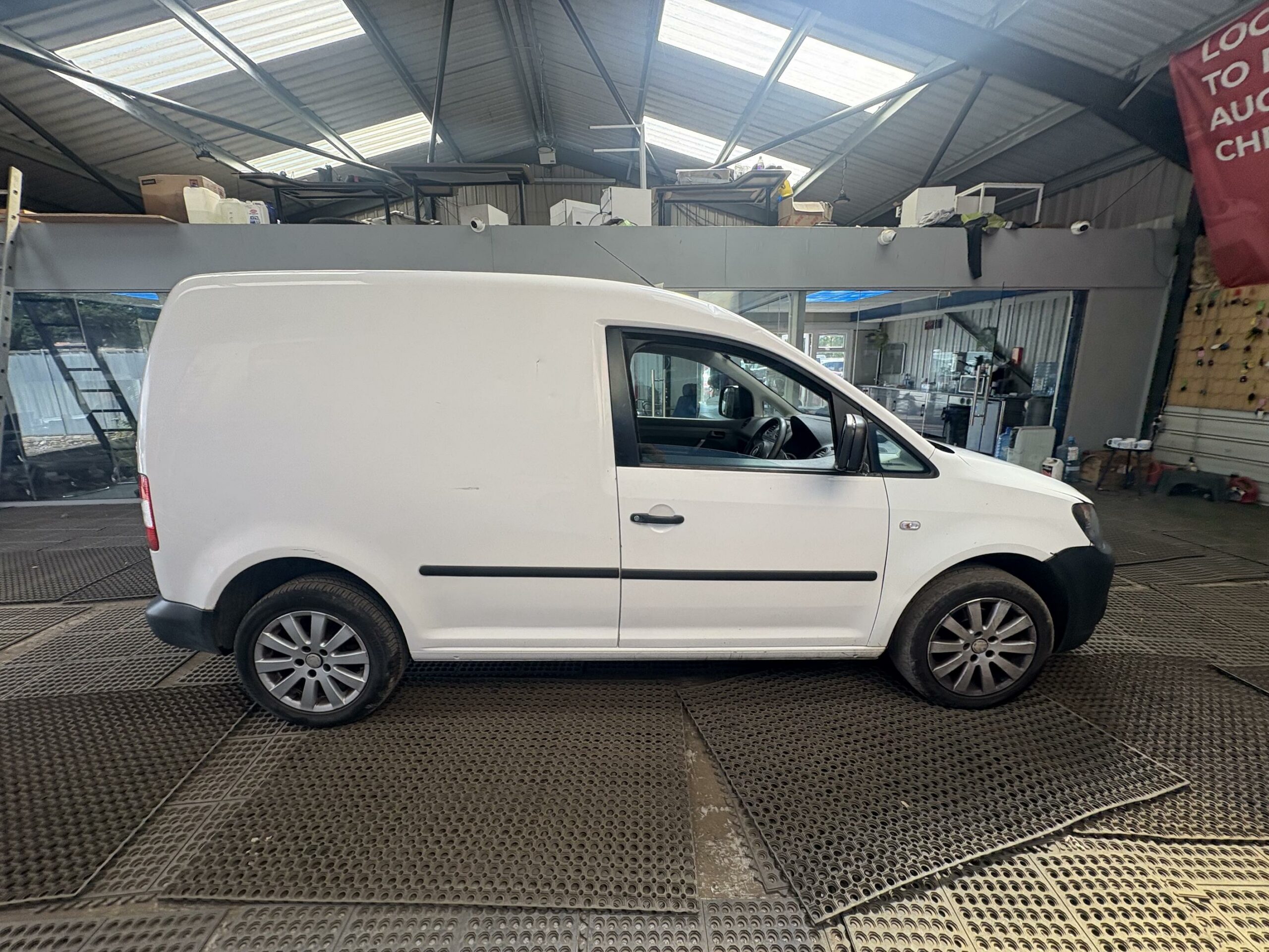 2012 Volkswagen Caddy Caddy C20 TDI 102 – DL12HFN