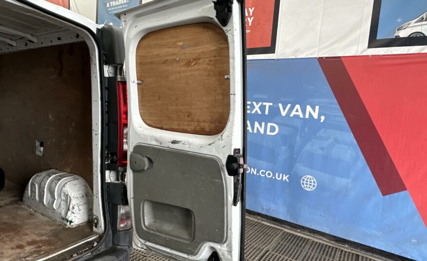 2012 VAUXHALL VIVARO 2700 CDTI 113 SWB