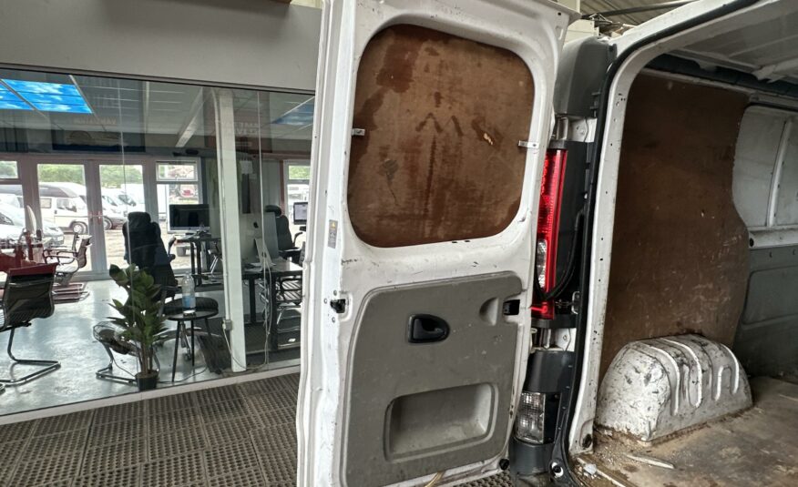 2012 VAUXHALL VIVARO 2700 CDTI 113 SWB