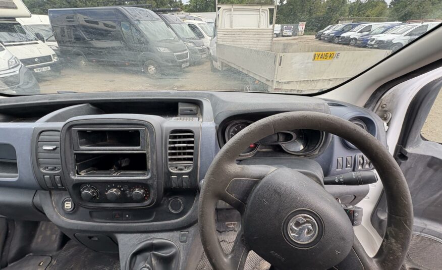 2015 VAUXHALL VIVARO 2700 CDTI