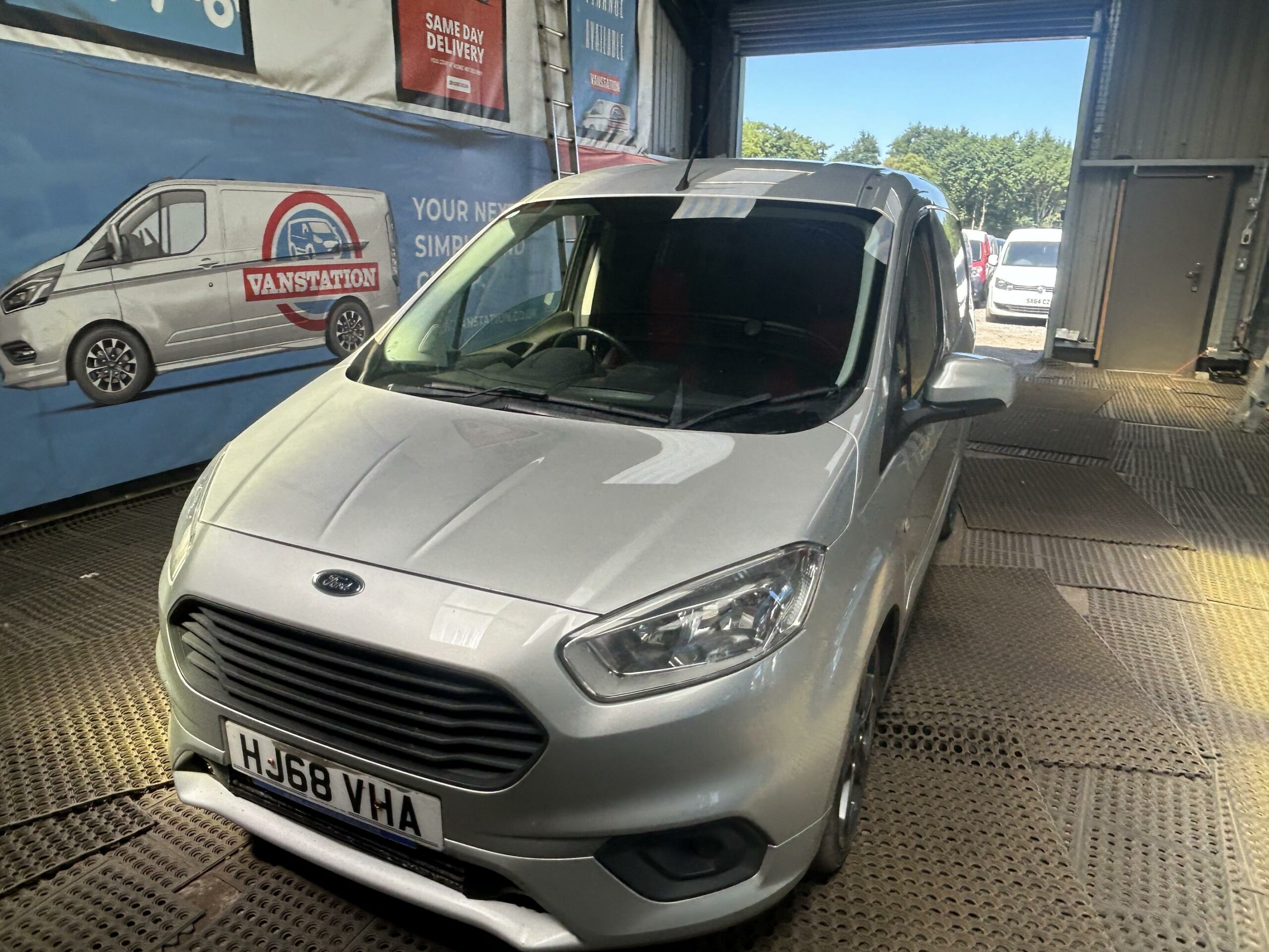 2018 Ford Transit Courier Transit Courier Limited TDCi – HJ68VHA