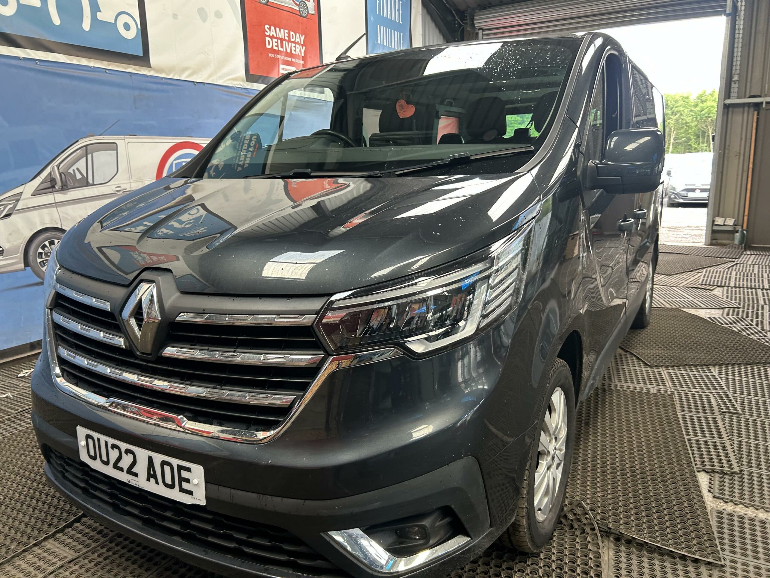 2022 Renault Trafic – Model: Trafic SL28 Sport Blue DCI – OU22AOE