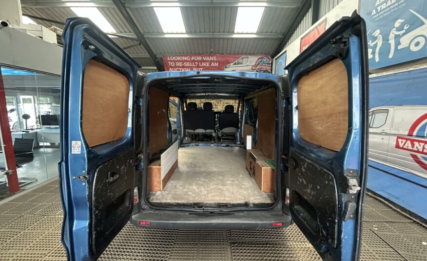 2005 VAUXHALL VIVARO DTI 2900 LWB P/V