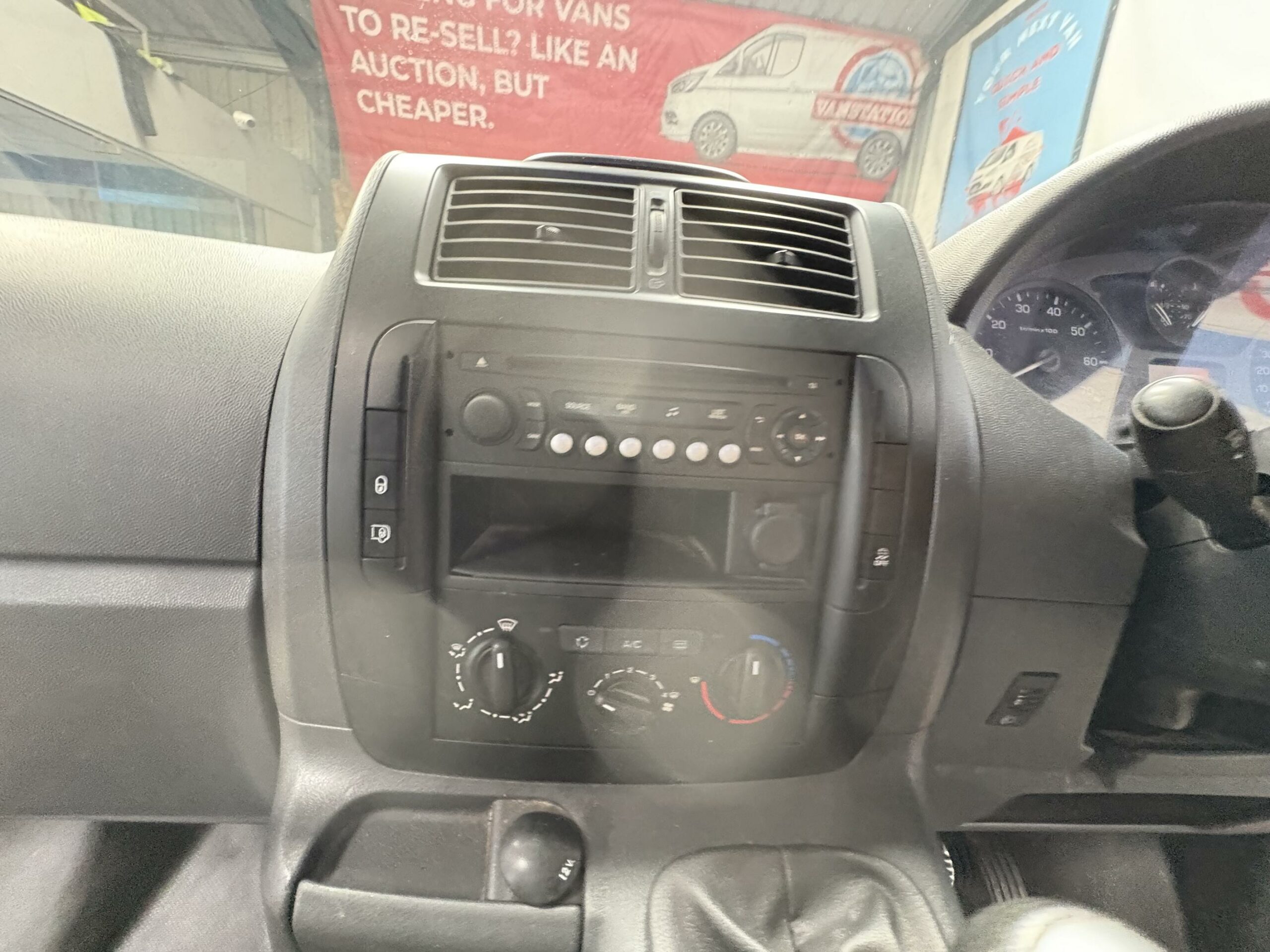 2016 Peugeot Expert – Model: Expert 1000 L1H1 Professional HDi – EA66UYM