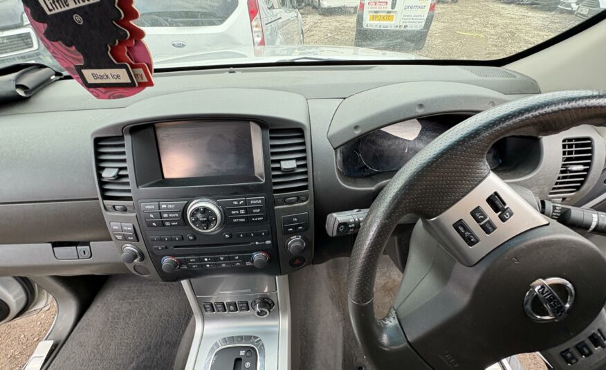 2015 NISSAN NAVARA OUTLOW