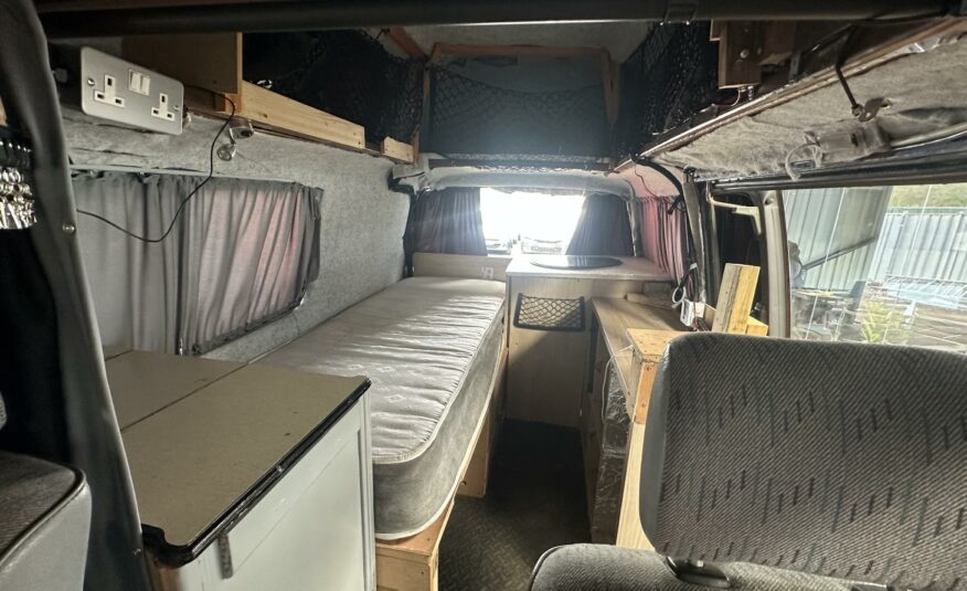 VOLKSWAGEN TRANSPORTER CARAVELLE