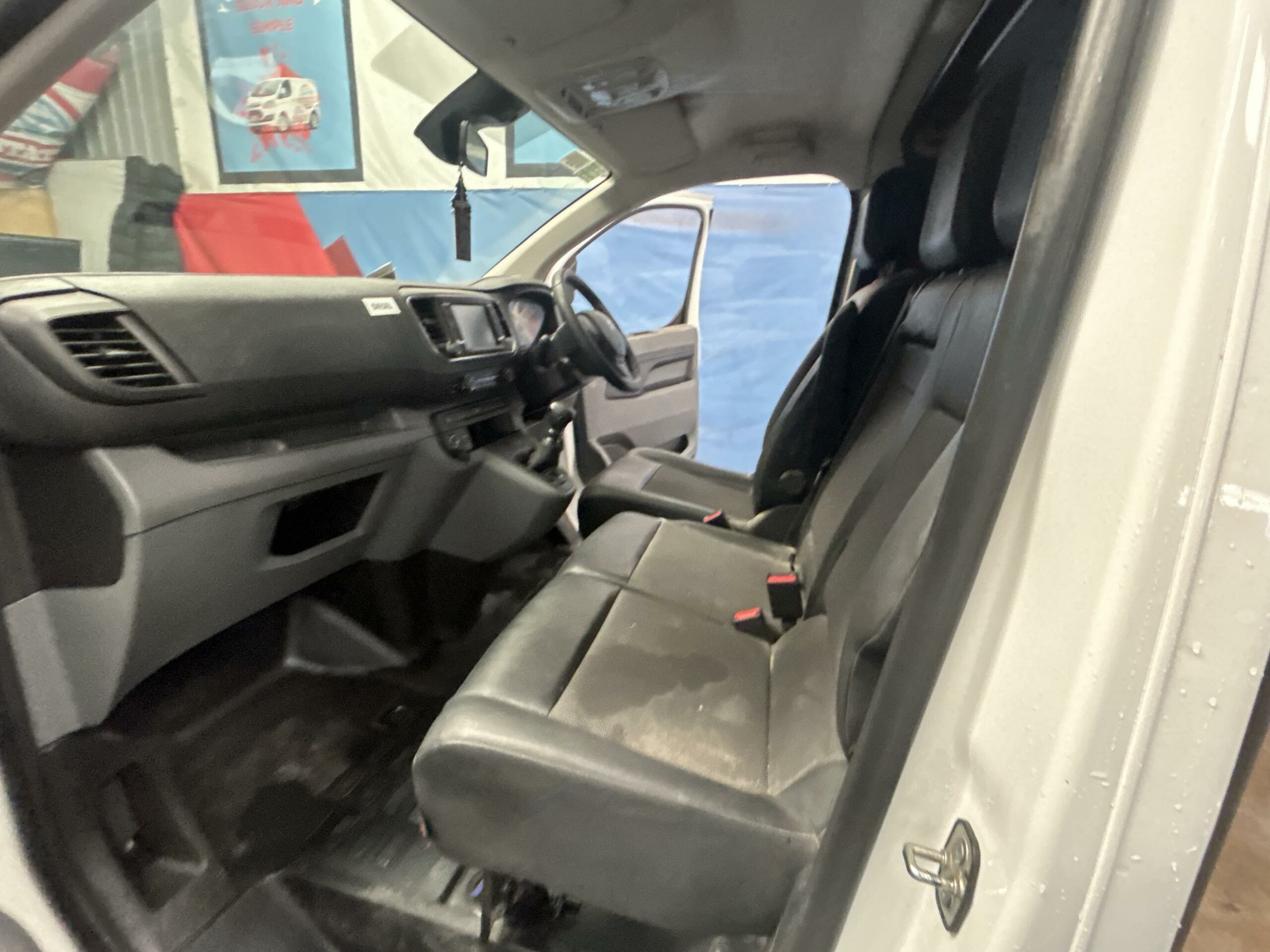 2020 Peugeot Expert Expert Professional L1 Blue HDi – NV20EYC