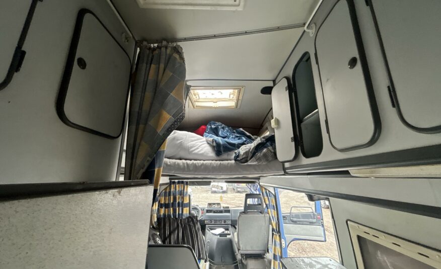 1991 MERCEDES 208D