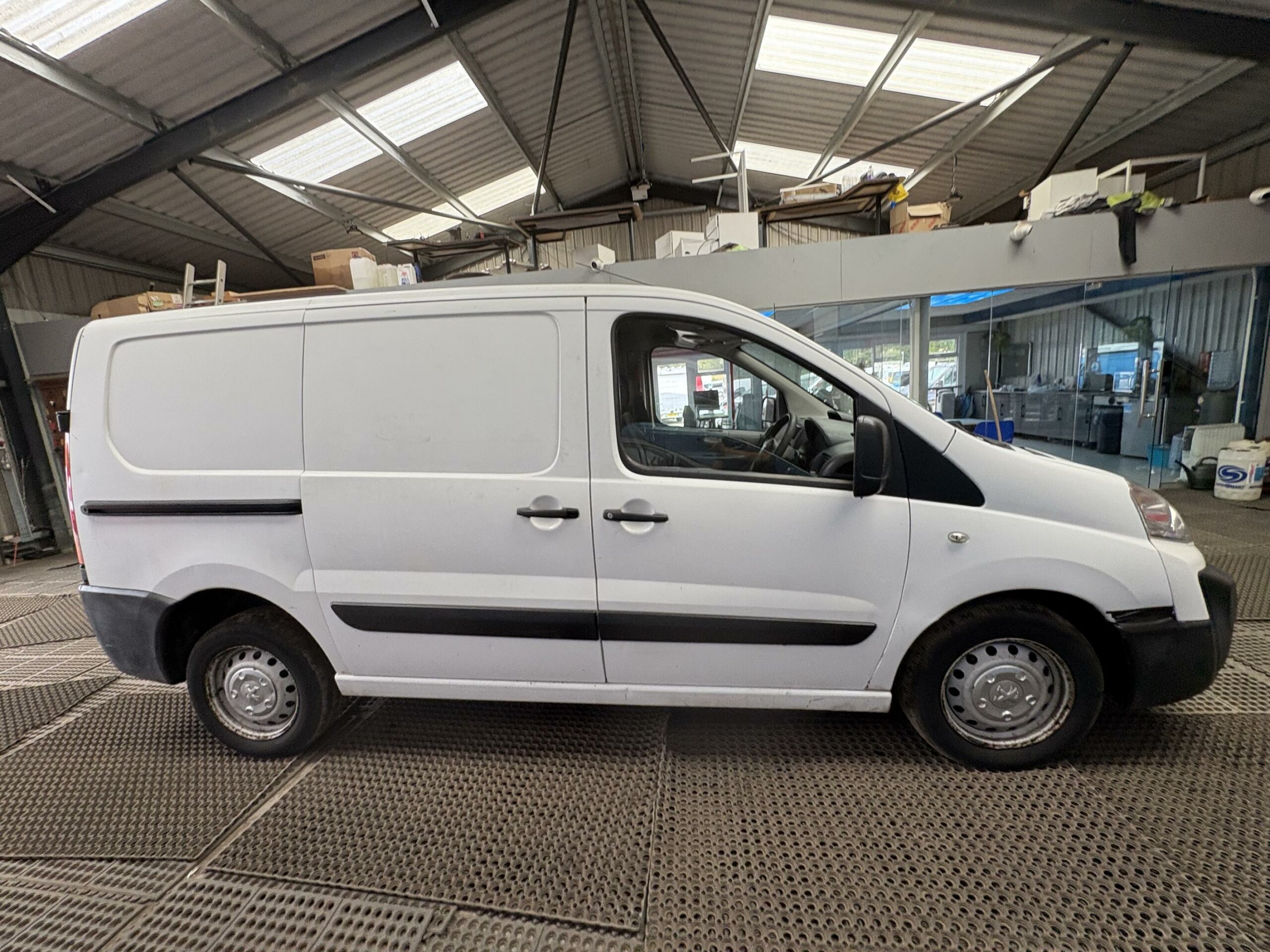 2016 Peugeot Expert – Model: Expert 1000 L1H1 Professional HDi – EA66UYM