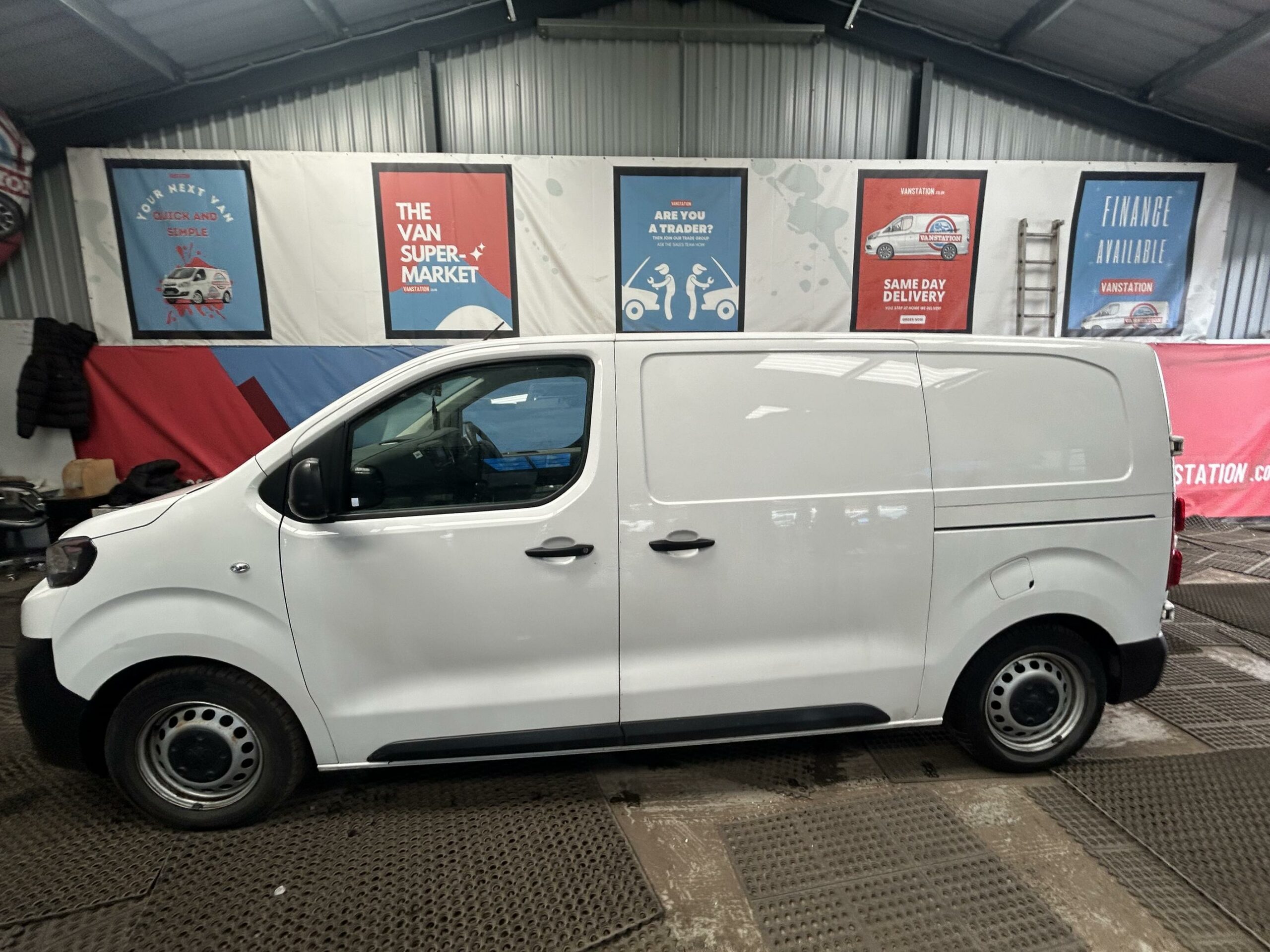 2020 Peugeot Expert Expert Professional L1 Blue HDi – NV20EYC