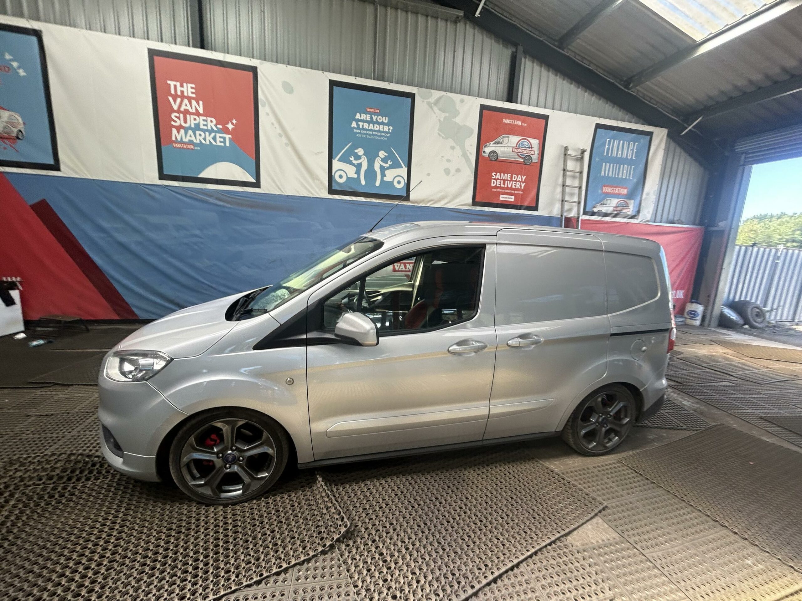 2018 Ford Transit Courier Transit Courier Limited TDCi – HJ68VHA