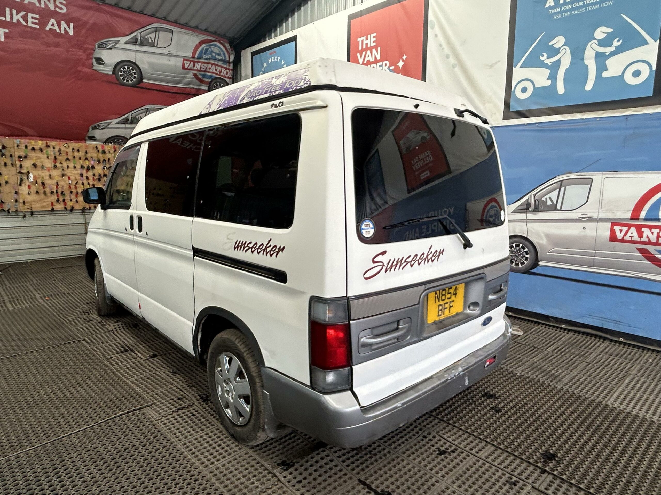 1996 – N854BFF
