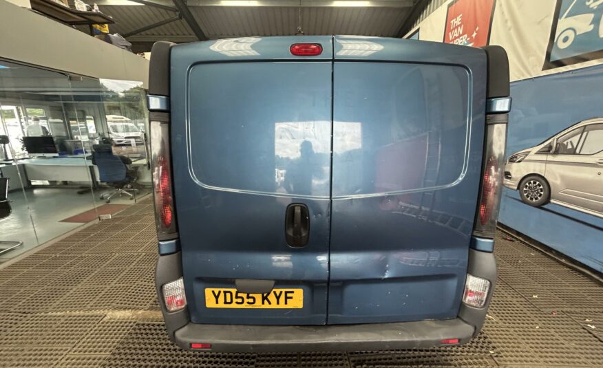 2005 VAUXHALL VIVARO DTI 2900 LWB P/V
