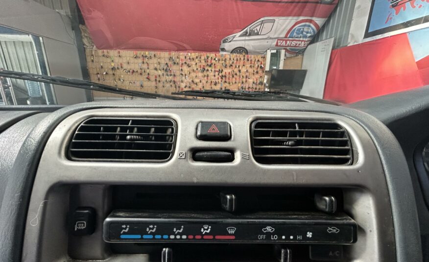 2009 TOYOTA HIACE 280 D-4D 120 SWB