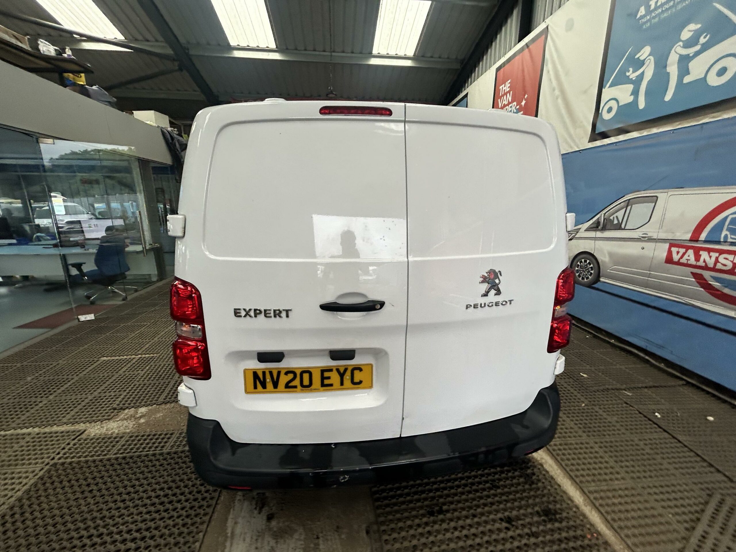 2020 Peugeot Expert Expert Professional L1 Blue HDi – NV20EYC