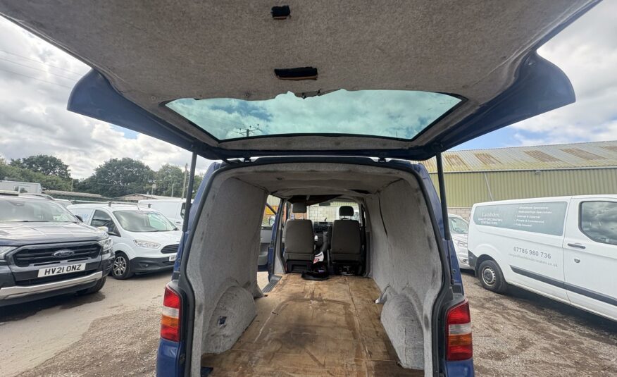 2004 VOLKSWAGEN TRANSPORTER T5 2.5 TDI