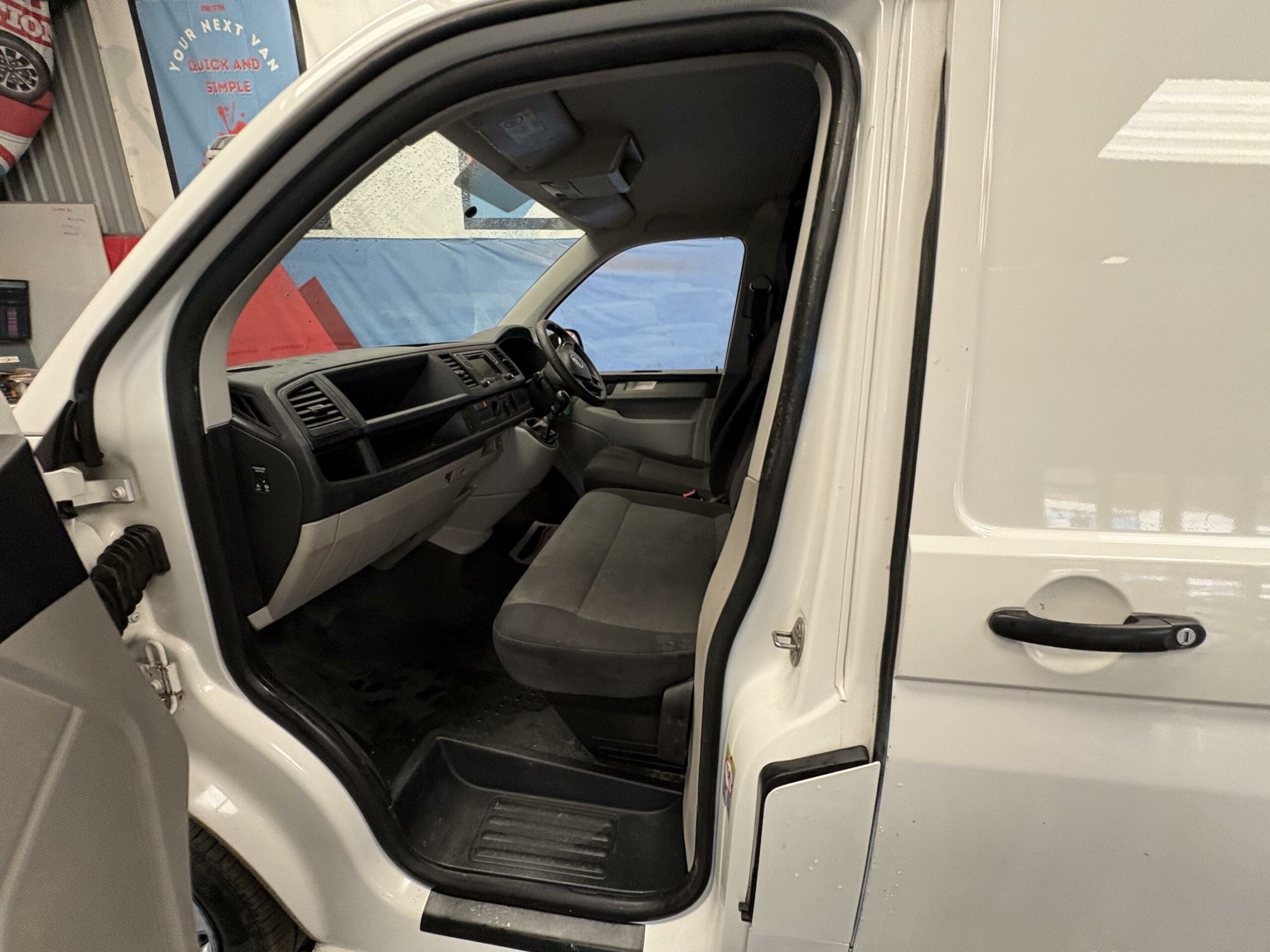 2018 Volkswagen Transporter Transporter T30 Startline TDI BlueMotion Technology – GM18KYS
