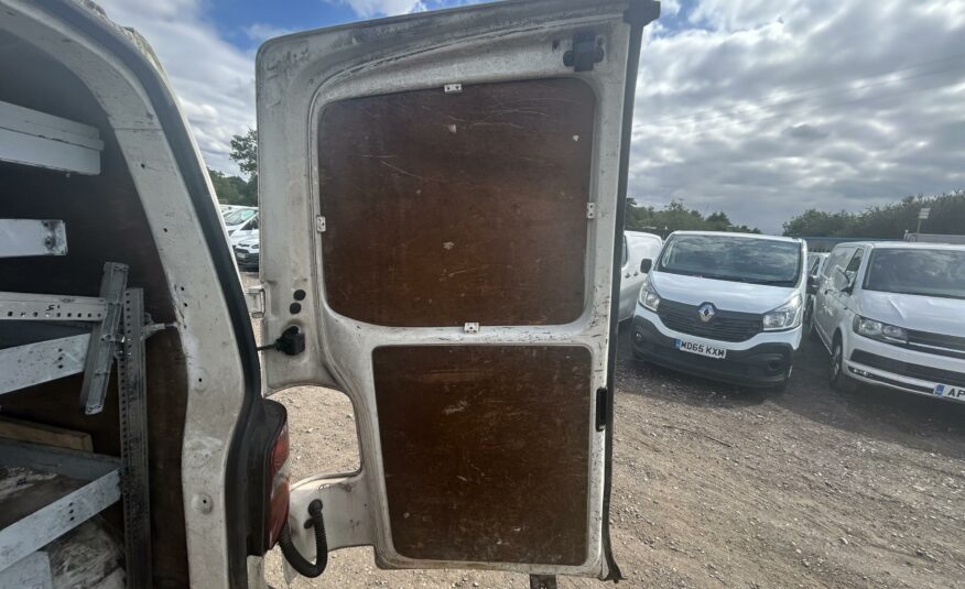 2004 VOLKSWAGEN TRANSPORTER T26 85 TDI